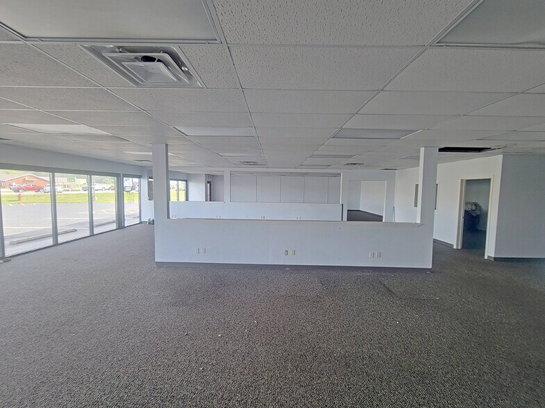 More Photos Of 1830-1832 Vaughn Rd, Wood River Storefront Retail Office For Lease