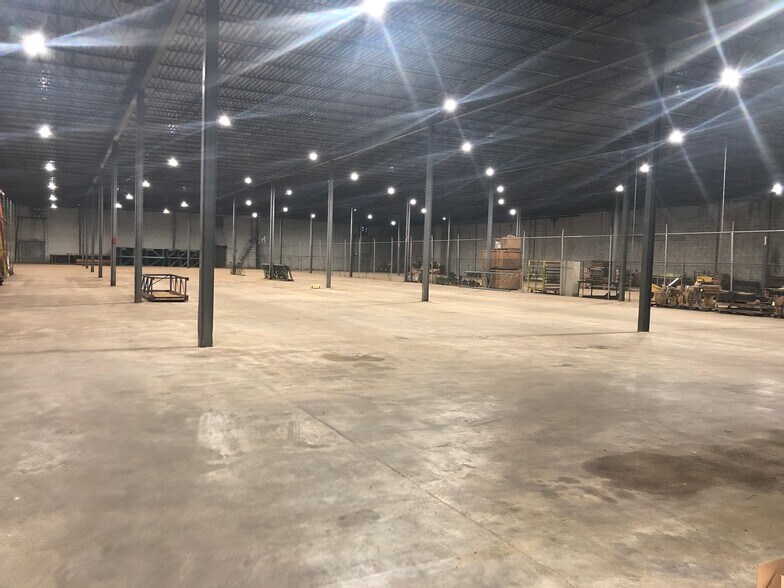 More Photos Of 2018 W Vernon Ave, Kinston Warehouse For Lease