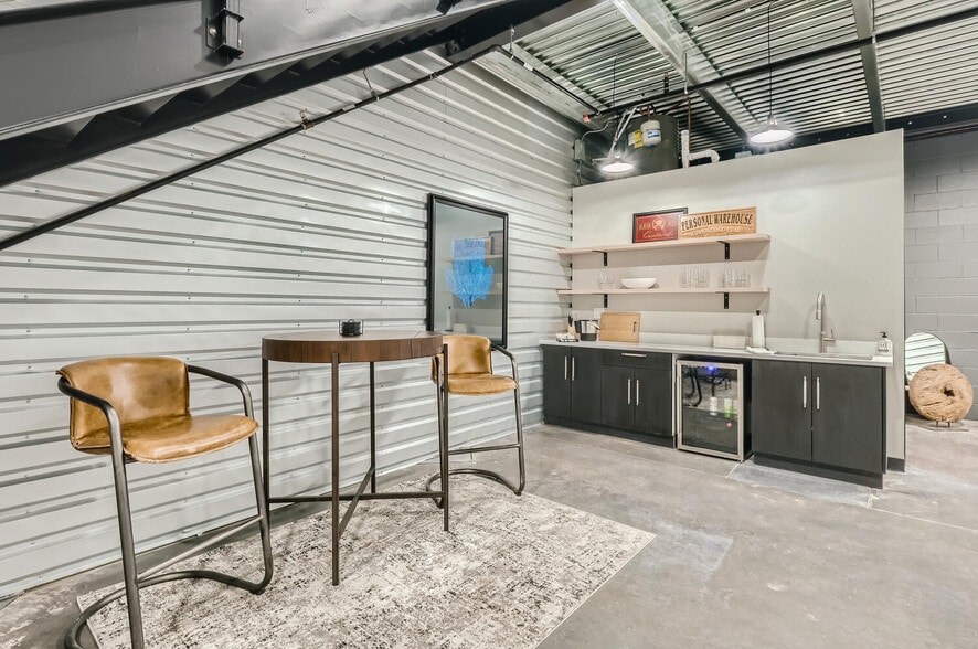 More Photos Of 11 NW Frontage Rd, Fort Collins Showroom For Sale