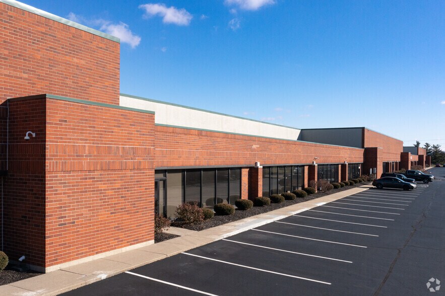 More Photos Of 5406-5474 Spellmire Dr, West Chester Warehouse For Lease