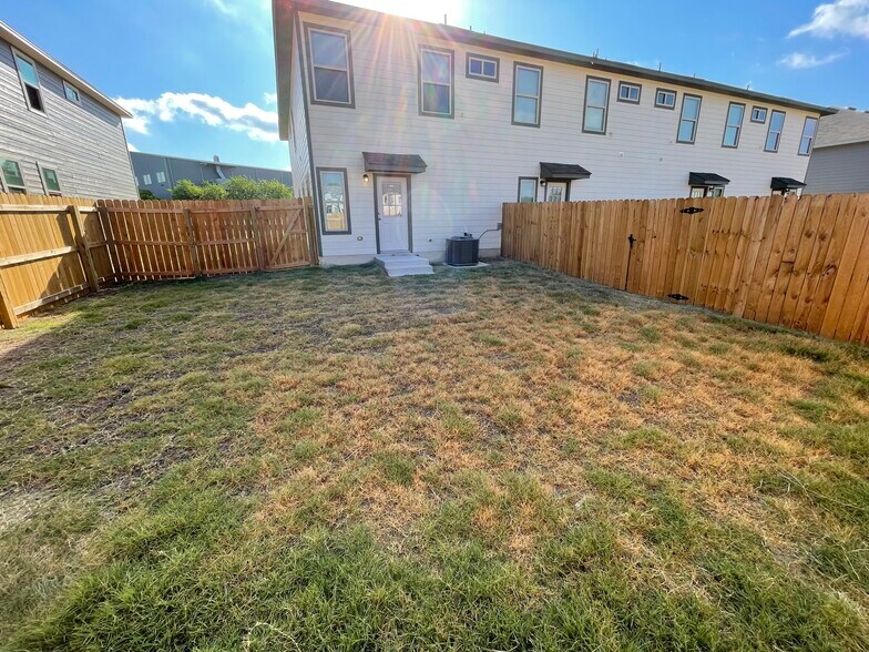 More Photos Of 13109 Reid Mdws, San Antonio Apartments For Sale