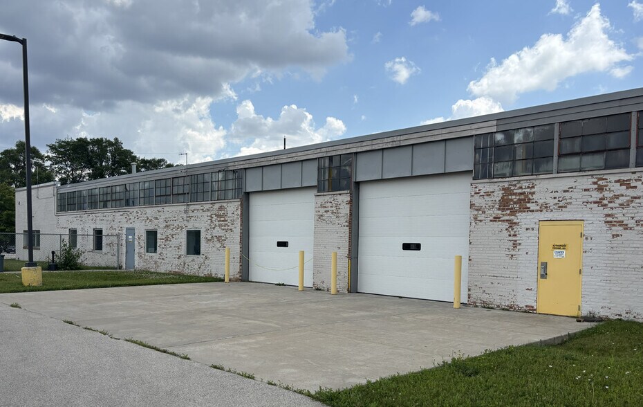 More Photos Of 2040-2060 Indian Boundary Rd, Melrose Park Warehouse For Lease