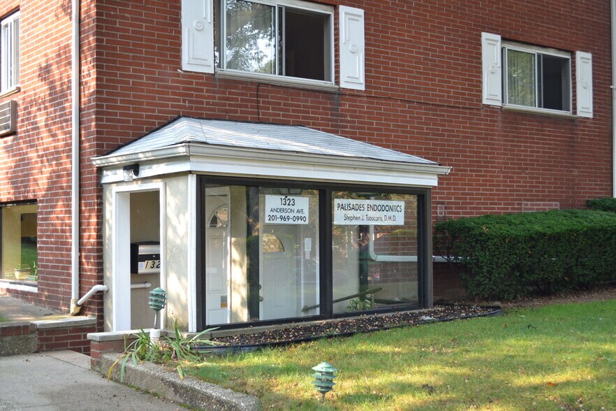 More Photos Of 1331 Anderson, Fort Lee Medical For Sale