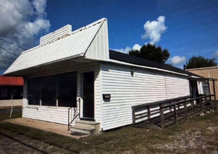 More Photos Of 1504 Nederland Ave, Nederland General Retail For Sale