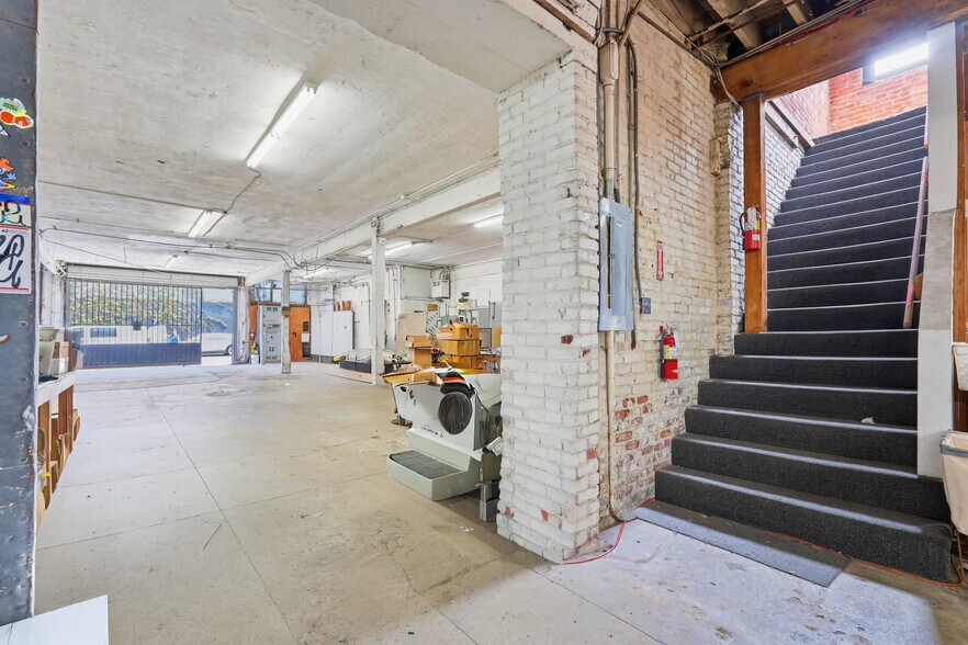 More Photos Of 714 Ducommun St, Los Angeles Manufacturing For Sale