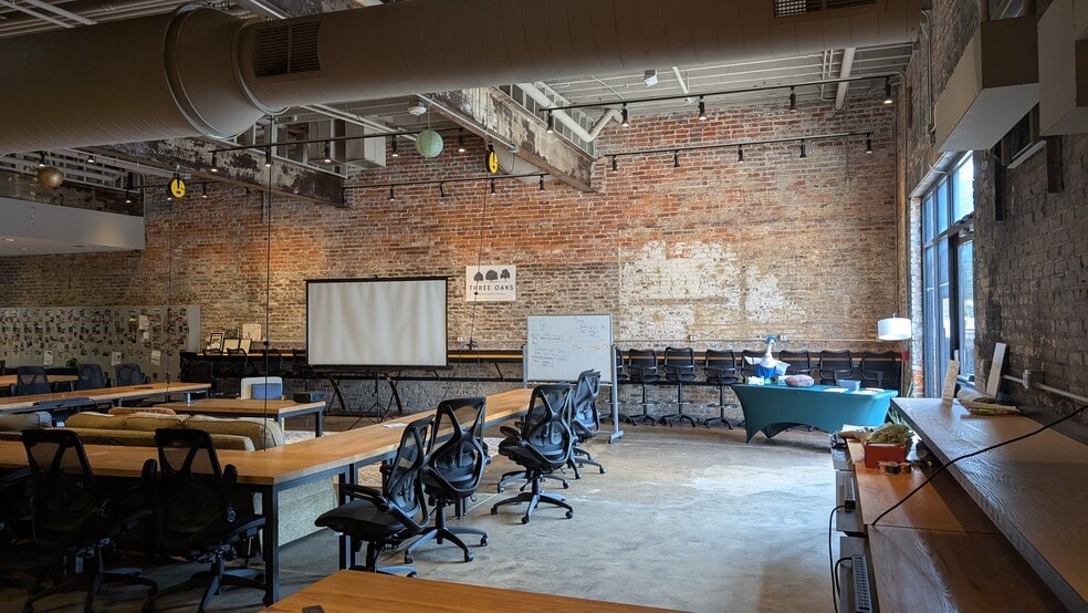 More Photos Of 500 E Davie St, Raleigh Restaurant For Lease