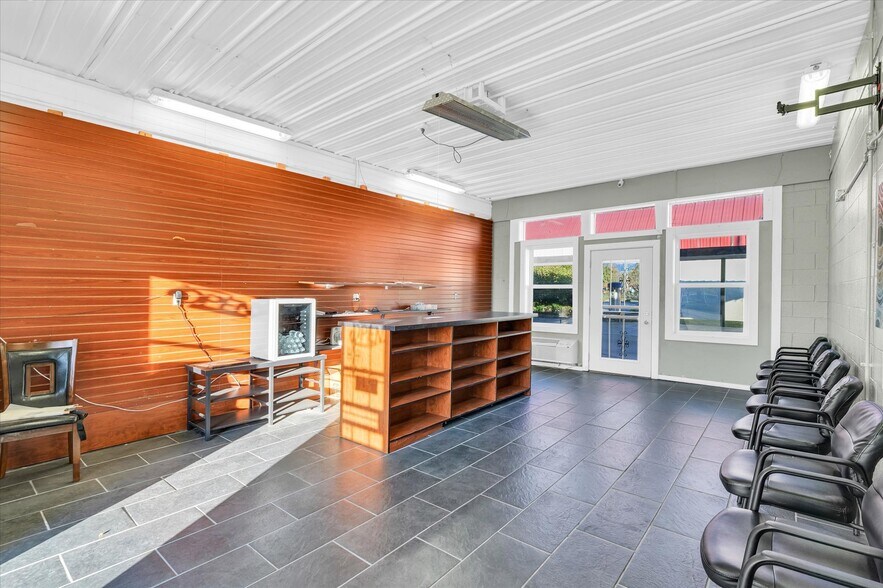 More Photos Of 501 E University Ave, Urbana Carwash For Sale