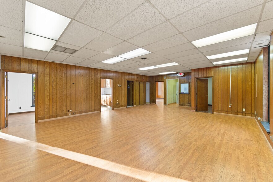 More Photos Of 201 Lower Notch Rd, Little Falls Medical For Lease