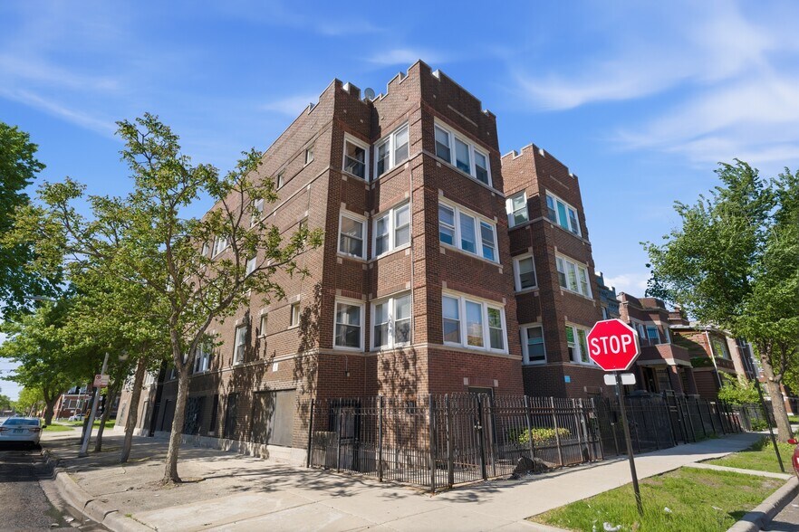 More Photos Of 3901-03 W Jackson Blvd, Chicago Apartments For Sale