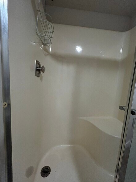 More Photos Of 6820 Roosevelt Ave, Middletown Medical For Lease