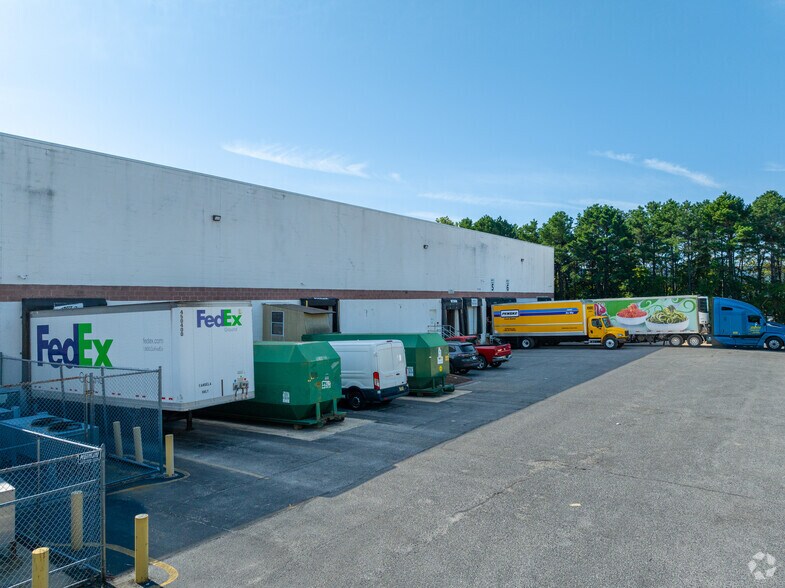 More Photos Of 180 Lehigh Ave, Lakewood Warehouse For Lease