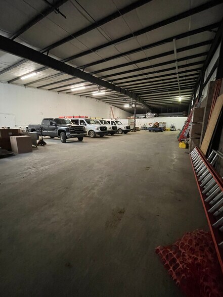 More Photos Of 510 Corliss St, Greensboro Light Manufacturing For Lease