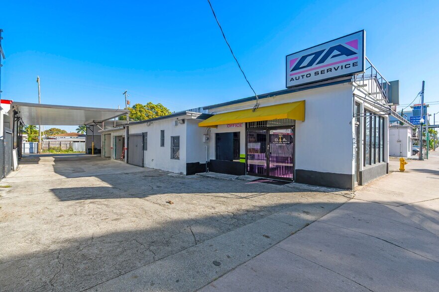 More Photos Of 3219 SW 8th St, Miami Storefront For Sale