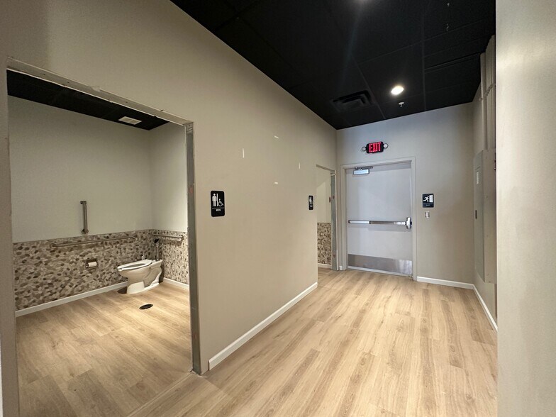 More Photos Of Route 228 & HighPointe Dr., Seven Fields Storefront Retail Office For Lease