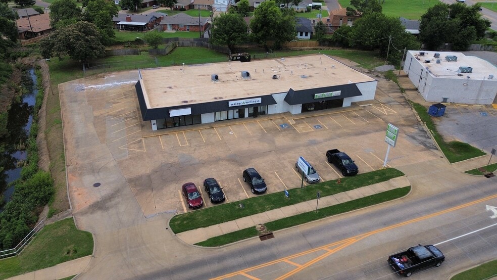 More Photos Of 1219-1223 N Broadway Ave, Moore General Retail For Lease