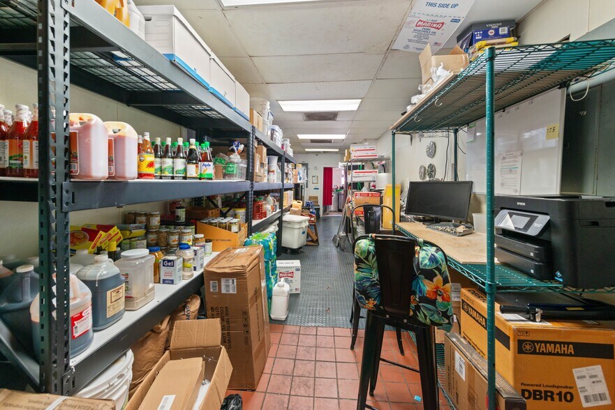 More Photos Of 816 Duval St, Key West Restaurant For Sale