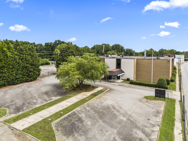 Primary Photo Of 1690 W English Rd, High Point Showroom For Sale