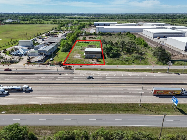 More Photos Of 7304 I-10 E, Baytown Storefront Retail Office For Sale