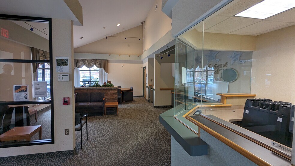 More Photos Of 275 Lake Ave, Rochester Office For Sale