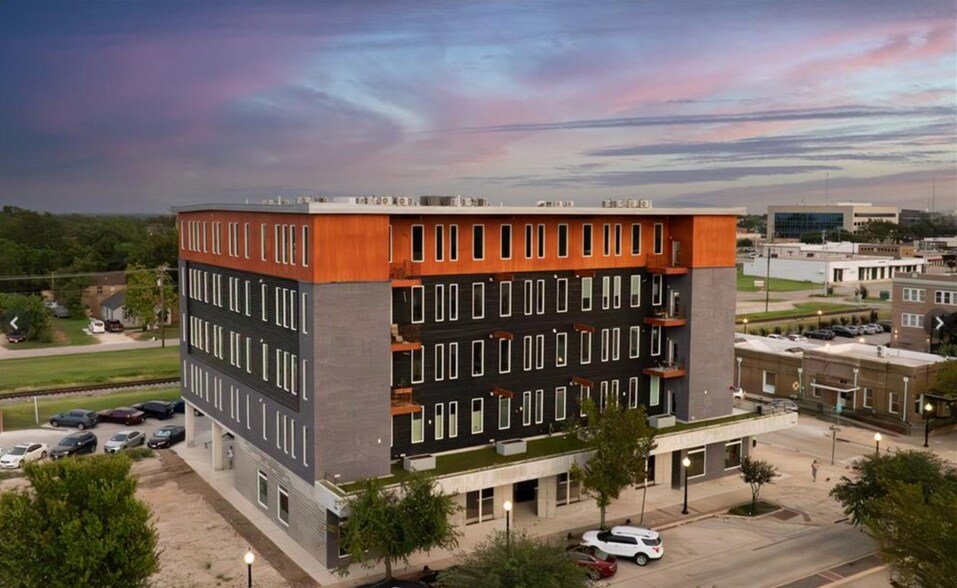 Primary Photo Of 501 N Main St, Bryan Apartments For Lease