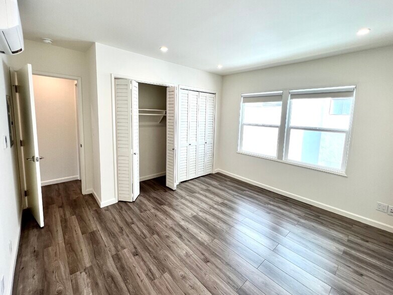 More Photos Of 1015 3rd St, Santa Monica Apartments For Sale