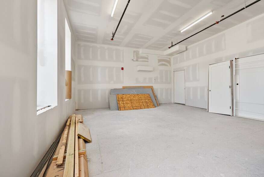 More Photos Of 22 N King St, Gloucester City Storefront Retail Residential For Lease