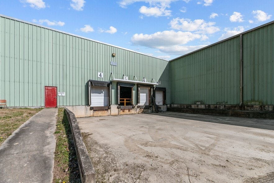 More Photos Of 197 Bosch Blvd, New Bern Warehouse For Lease