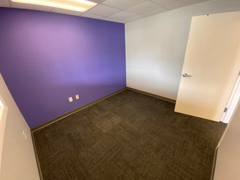 More Photos Of 1954 E Main St, Albemarle Showroom For Lease