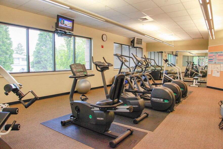 More Photos Of 5121 Skyline Village Loop S, Salem Medical For Sale