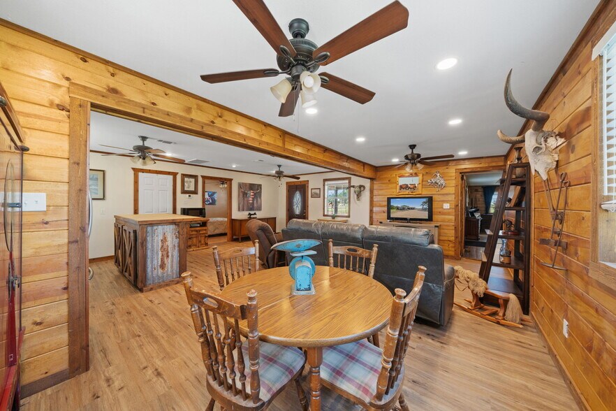 More Photos Of 204 County Road 107, Whitesboro Horse Stables For Sale