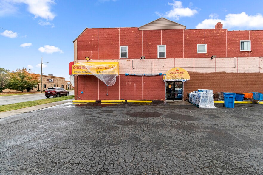 Primary Photo Of 5920 Chase Rd, Dearborn General Retail For Lease