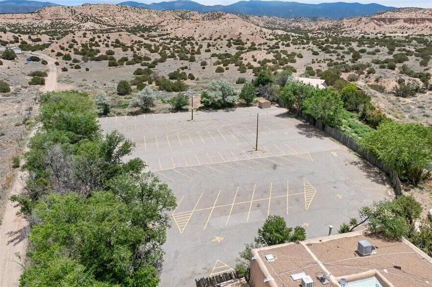 More Photos Of 4 Banana Ln, Santa Fe Restaurant For Sale