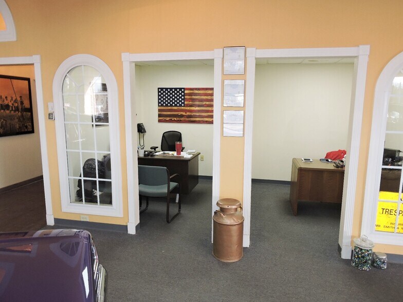 More Photos Of 1170 US Highway 45, Henderson Light Manufacturing For Sale