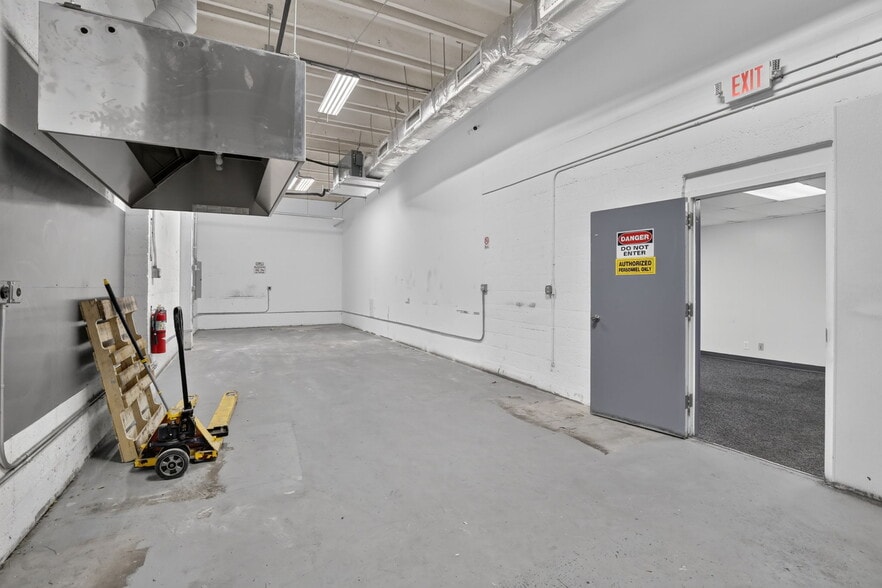 More Photos Of 2027 Sherman St, Hollywood Flex For Lease