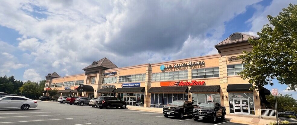 More Photos Of 21430 Cedar Dr, Sterling Storefront Retail Office For Lease