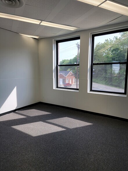 More Photos Of 14-22 River Rd, Bogota Industrial For Sale