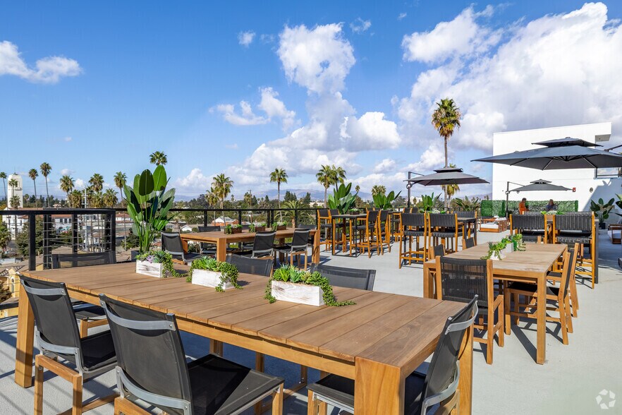 More Photos Of 6569-6581 N Van Nuys Blvd, Van Nuys Apartments For Lease