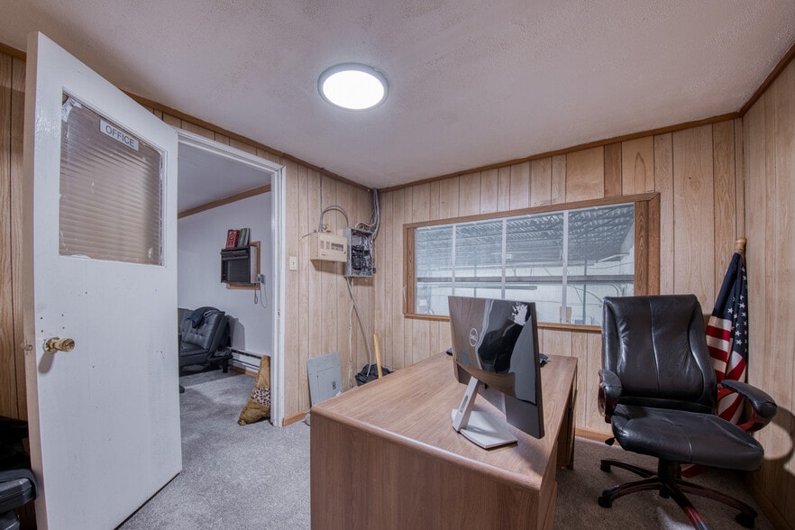 More Photos Of 1080 3rd Ave, North Versailles Warehouse For Sale