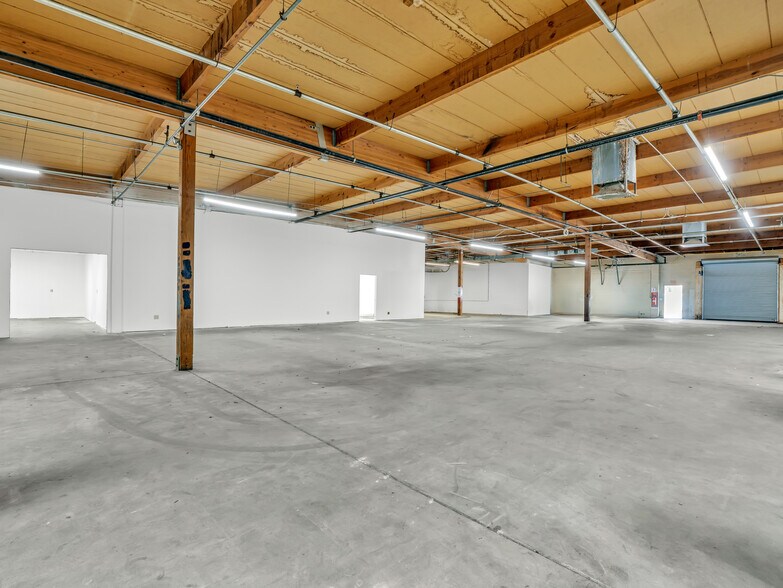 More Photos Of 5645 E Clinton Ave, Fresno Manufacturing For Lease