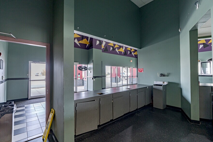 More Photos Of 250 Breighton Cir, Shelbyville Movie Theatre For Sale