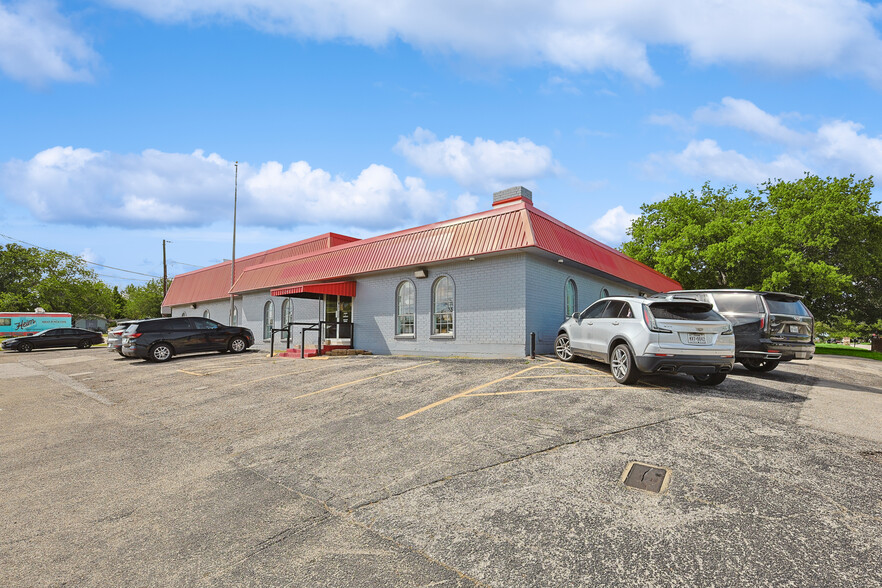 Primary Photo Of 8620 Clifford St, Fort Worth Restaurant For Lease