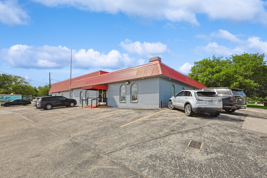 Primary Photo Of 8620 Clifford St, Fort Worth Restaurant For Sale