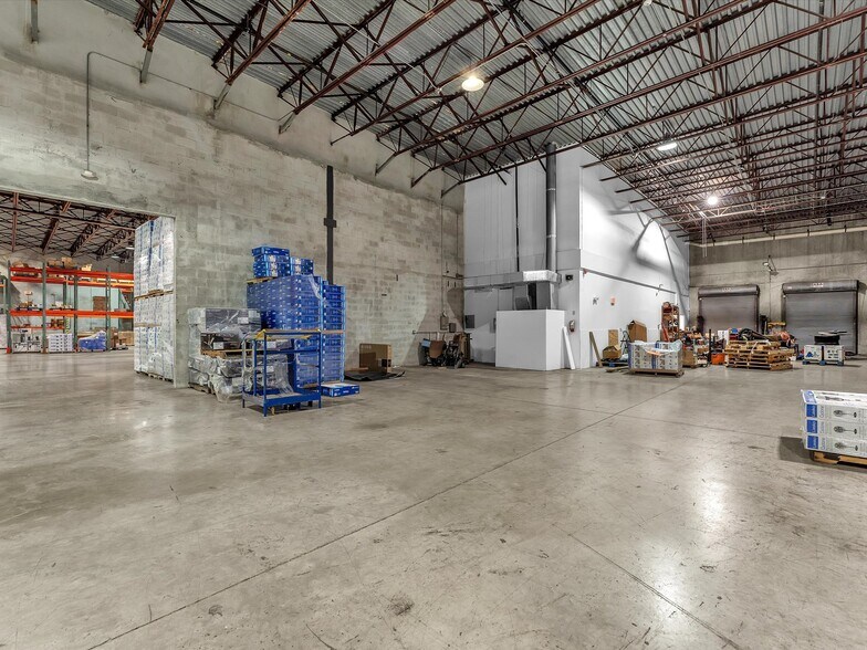 More Photos Of 10855 NW 27th St, Doral Warehouse For Lease