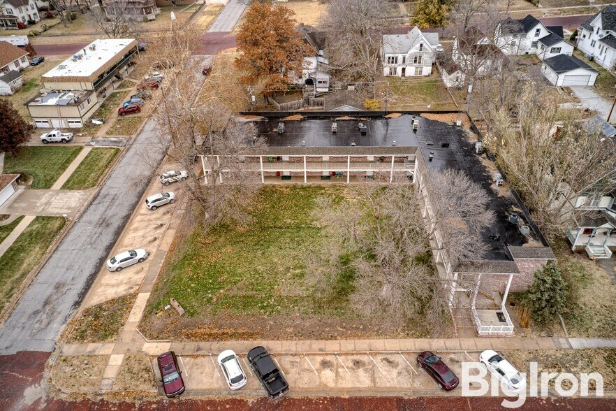 More Photos Of 525 I St, Fairbury Apartments For Sale