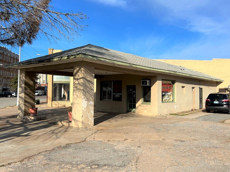 More Photos Of 123 E Grand Ave, Frederick Storefront Retail Office For Sale