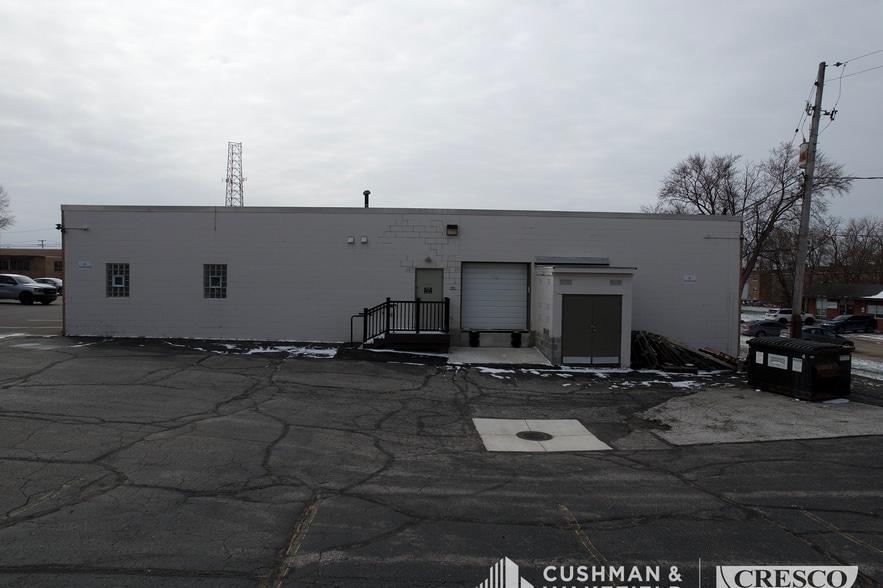 More Photos Of 9257 Midwest Ave, Garfield Heights Showroom For Sale