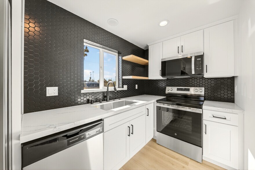 More Photos Of 4461 Farquhar Ave, Los Alamitos Apartments For Sale