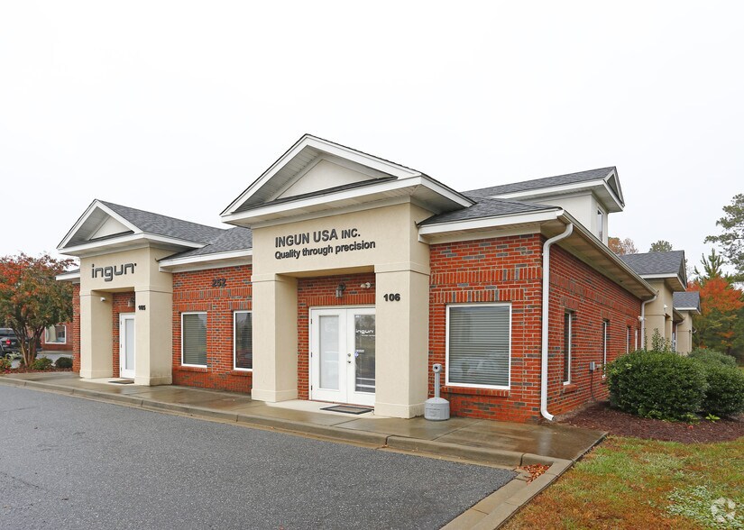 More Photos Of 252 Latitude Ln, Clover Medical For Sale