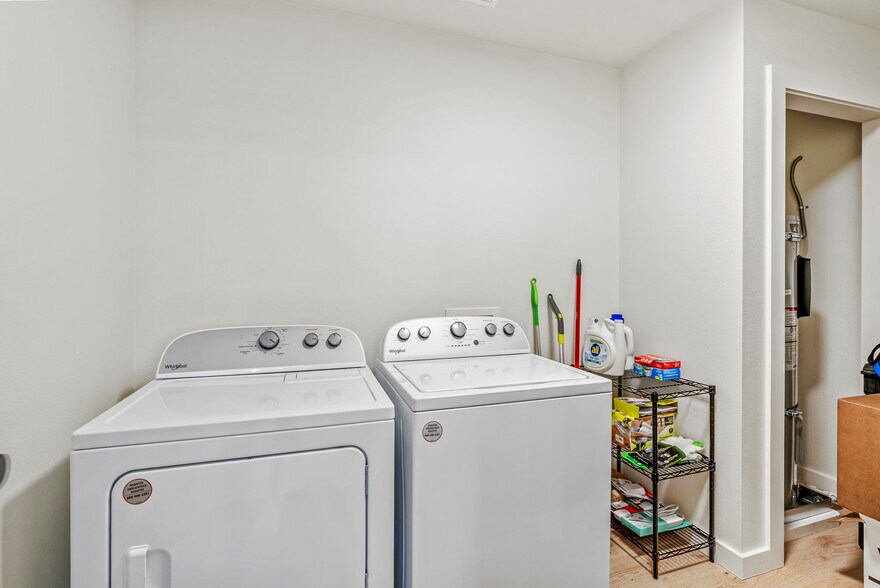 More Photos Of 572 Columbia St, Cathlamet Apartments For Sale