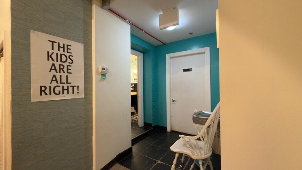 More Photos Of 2214 N Elston Ave, Chicago General Retail For Lease